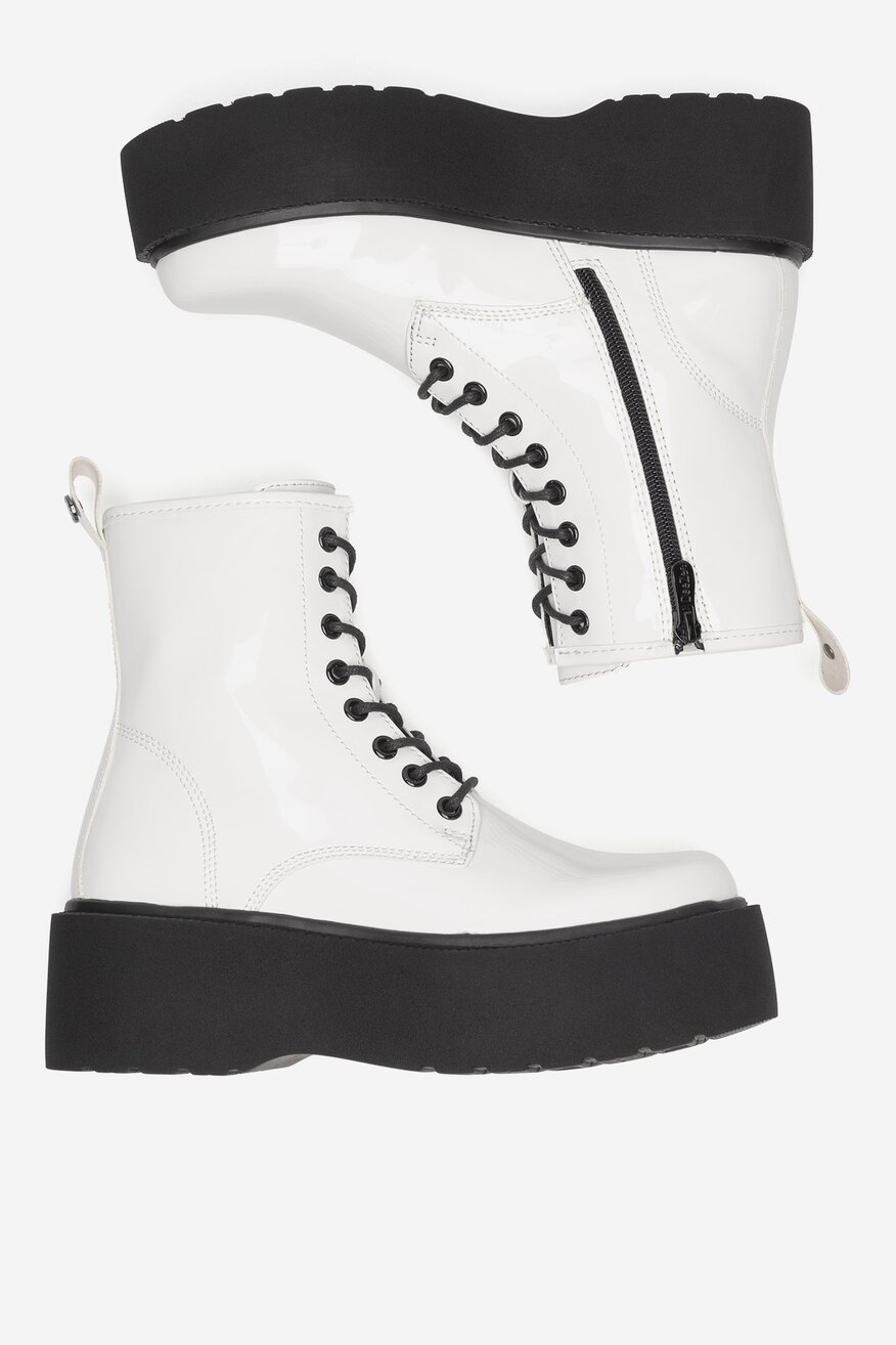 
                Боти DeeZee БЯЛ - 5905588846086