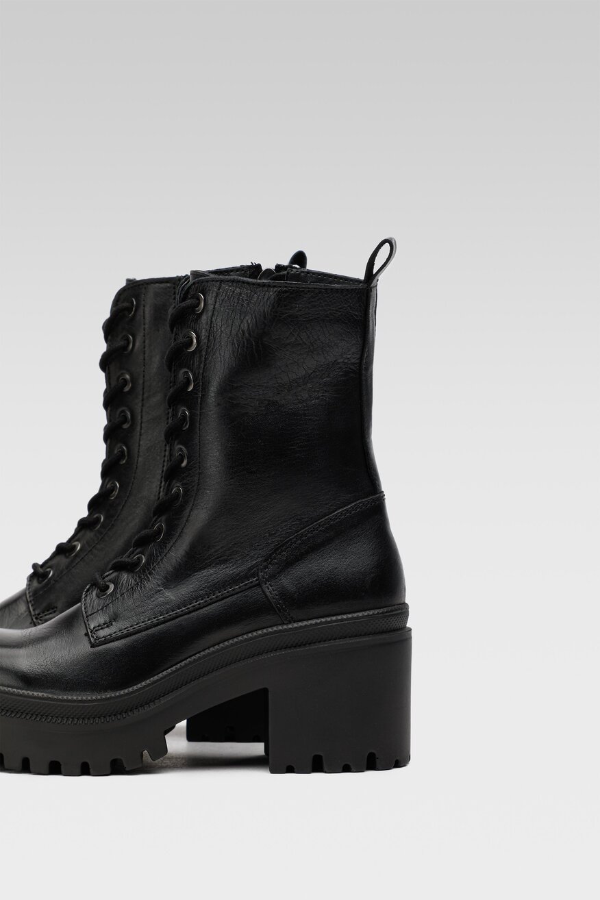 
                Inuovo - Trzewiki skórzane na obcasie - 5904862224749