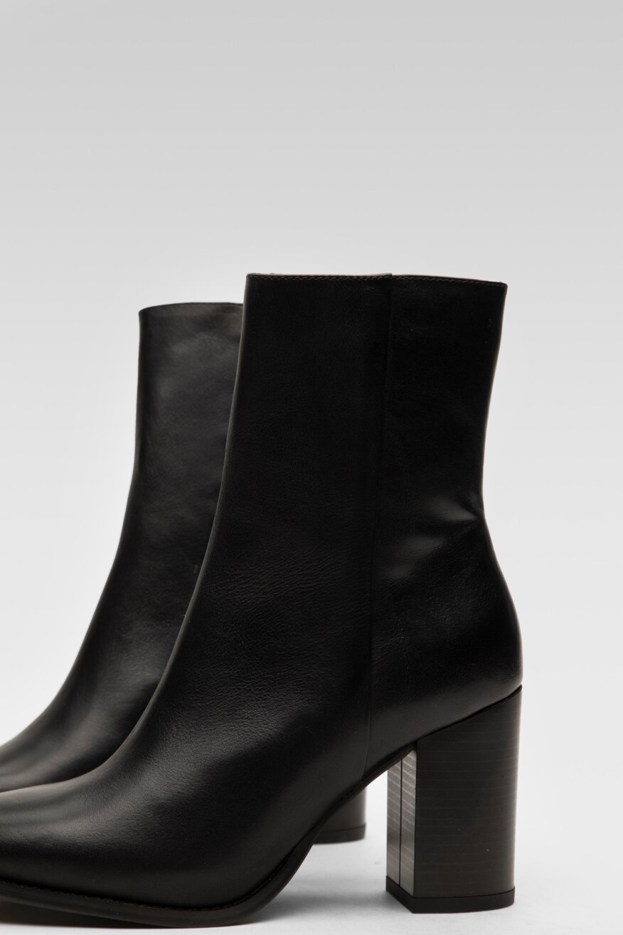 
                Gino Rossi - Skórzane botki na obcasie - 5904248048990