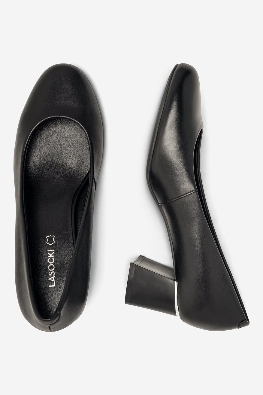 
                Körömcipő Lasocki FEKETE - 5904862484723