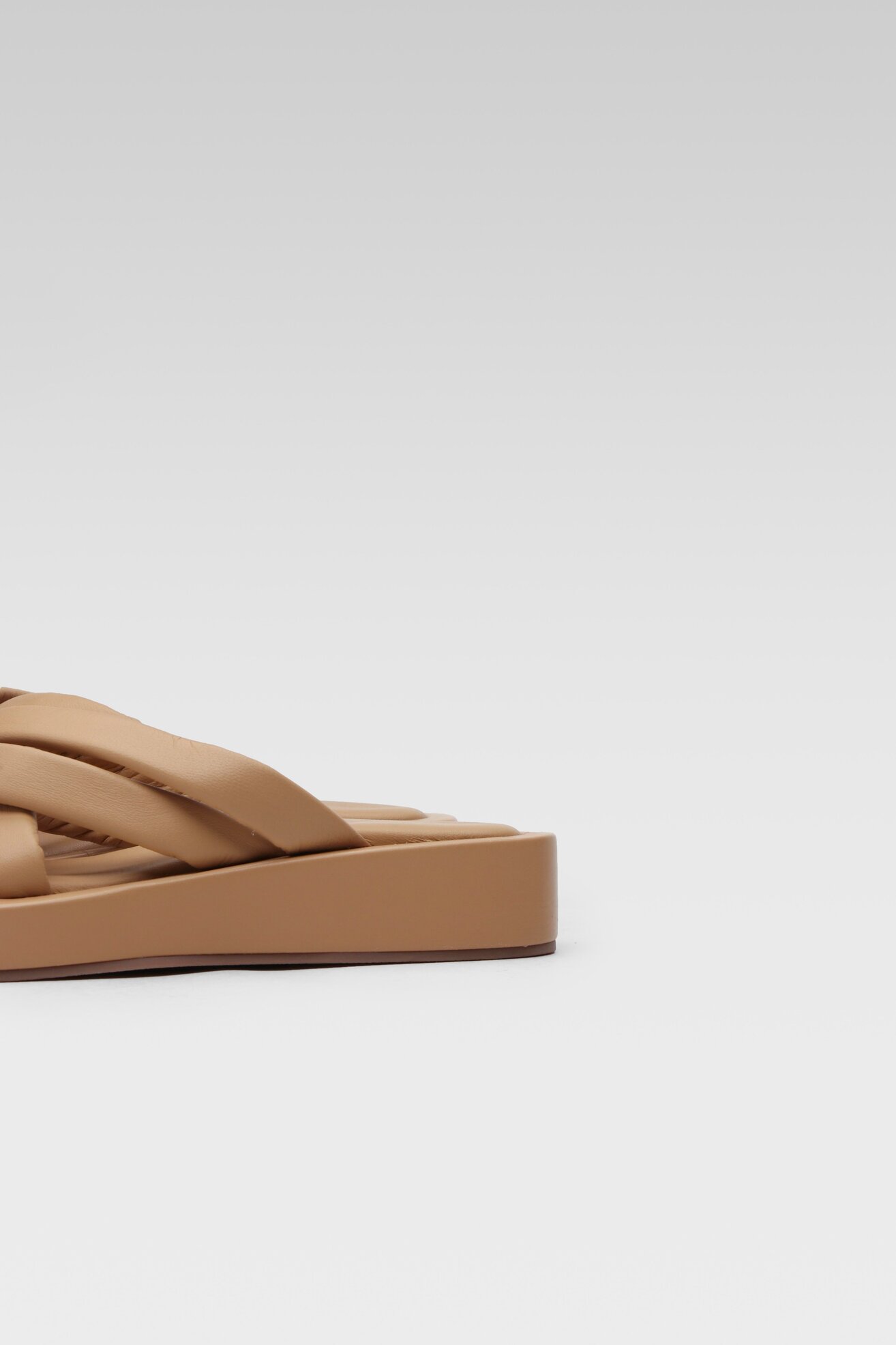 Шльопанець Sergio Bardi DELL-CHV-AC-01SB ВЕРБЛЮЖИЙ