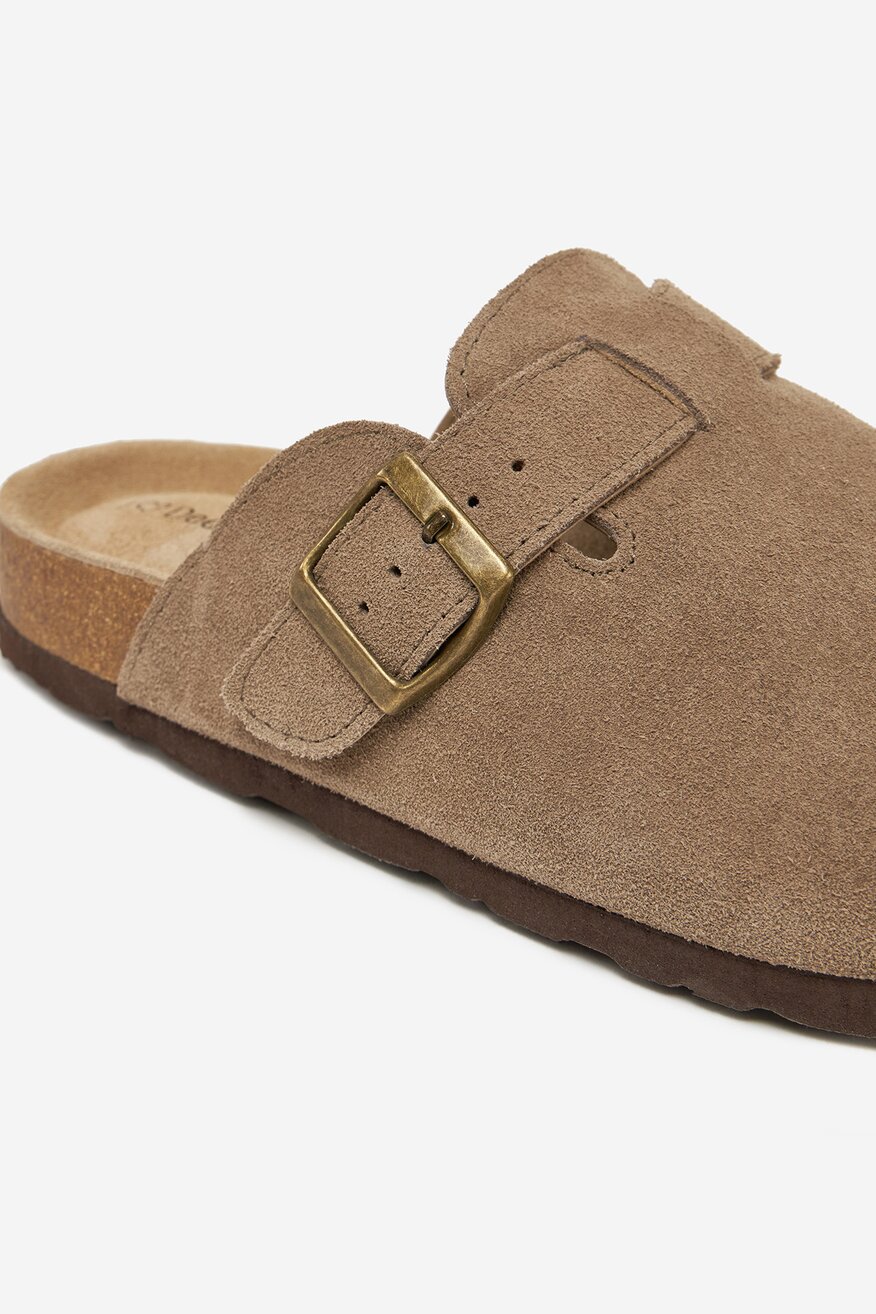 
                DeeZee - Mule zamszowe - 5906751133507