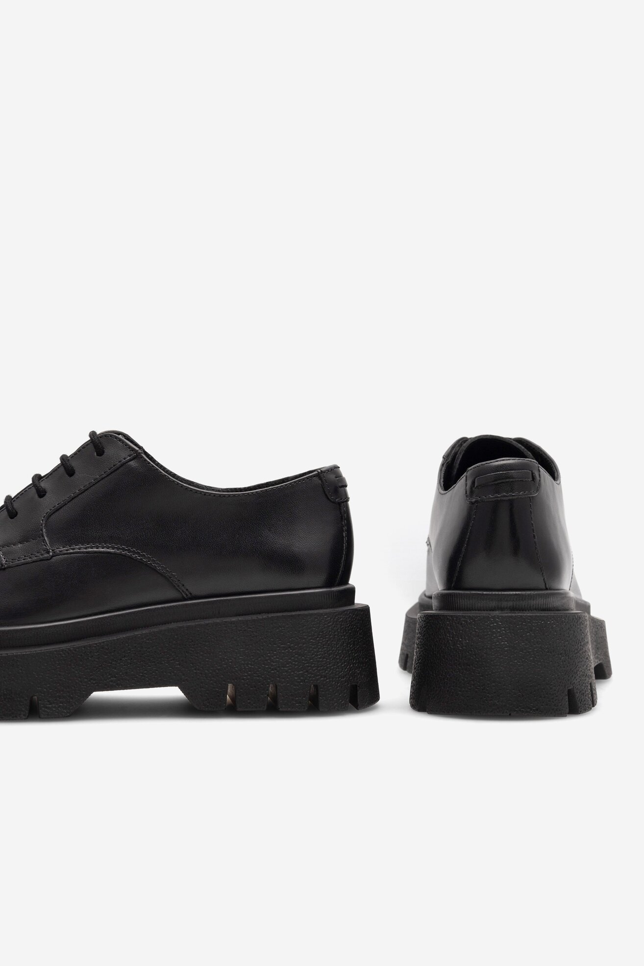 Półbuty Gino Rossi BETA-222620 Czarny