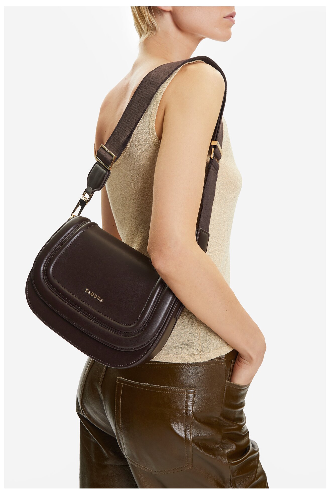 Kézitáska Badura WEN-1-01 SÖTÉTBARNA