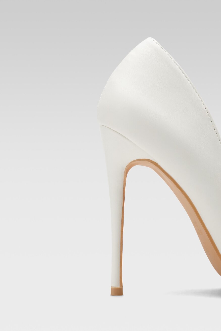 
                Jenny Fairy - Czółenka białe - 5904248826376