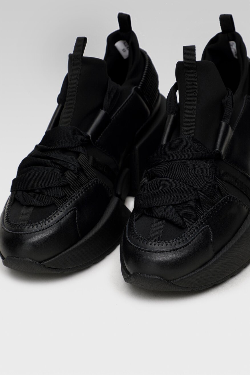 
                Togoshi - Półbuty typu ugly shoes czarne - 5904248511210