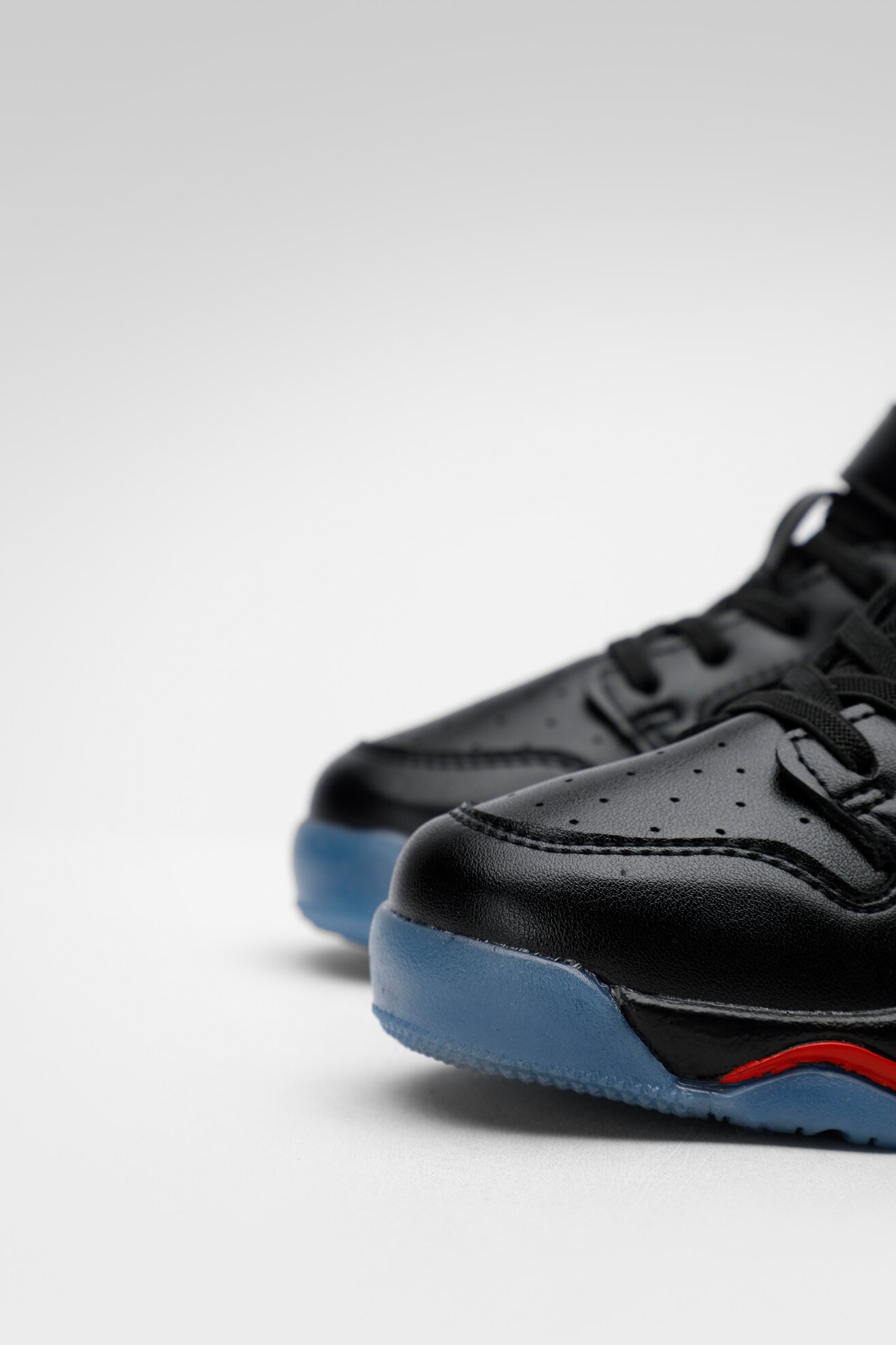 Trzewiki Big Star KK374095C Czarny