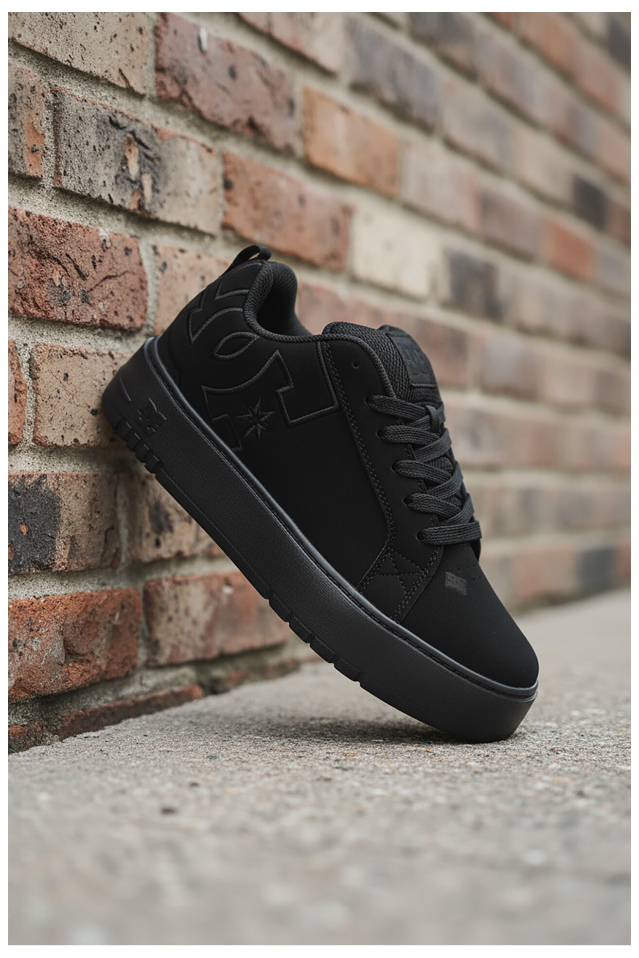 Obuwie sportowe DC Shoes CEO-COURT GRAFFIK PLATFORM DC02422002 Czarny