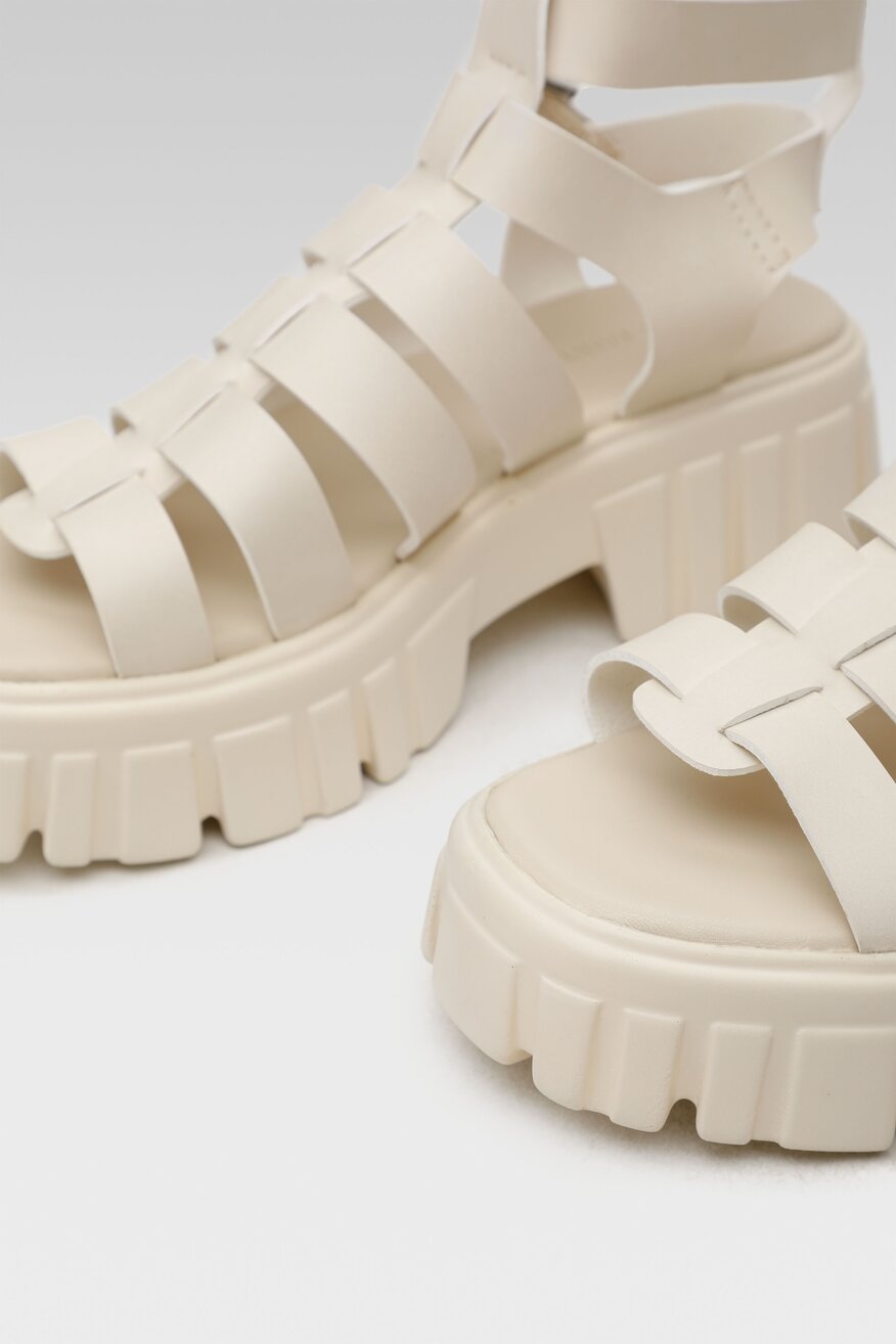 
                Jenny Fairy - Sandały beżowe ze sprzączką - 5904248750824