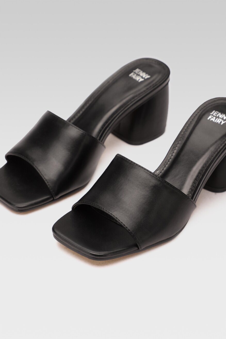 
                Jenny Fairy - Klapki na obcasie czarne - 5903698488509