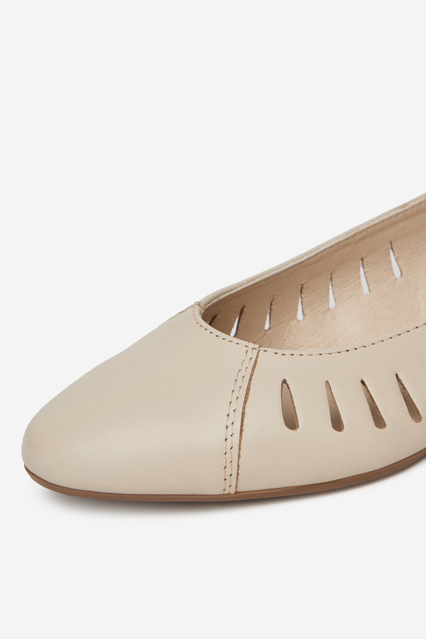 
                Балетки Lasocki БЕЖЕВИЙ - 5906751045794