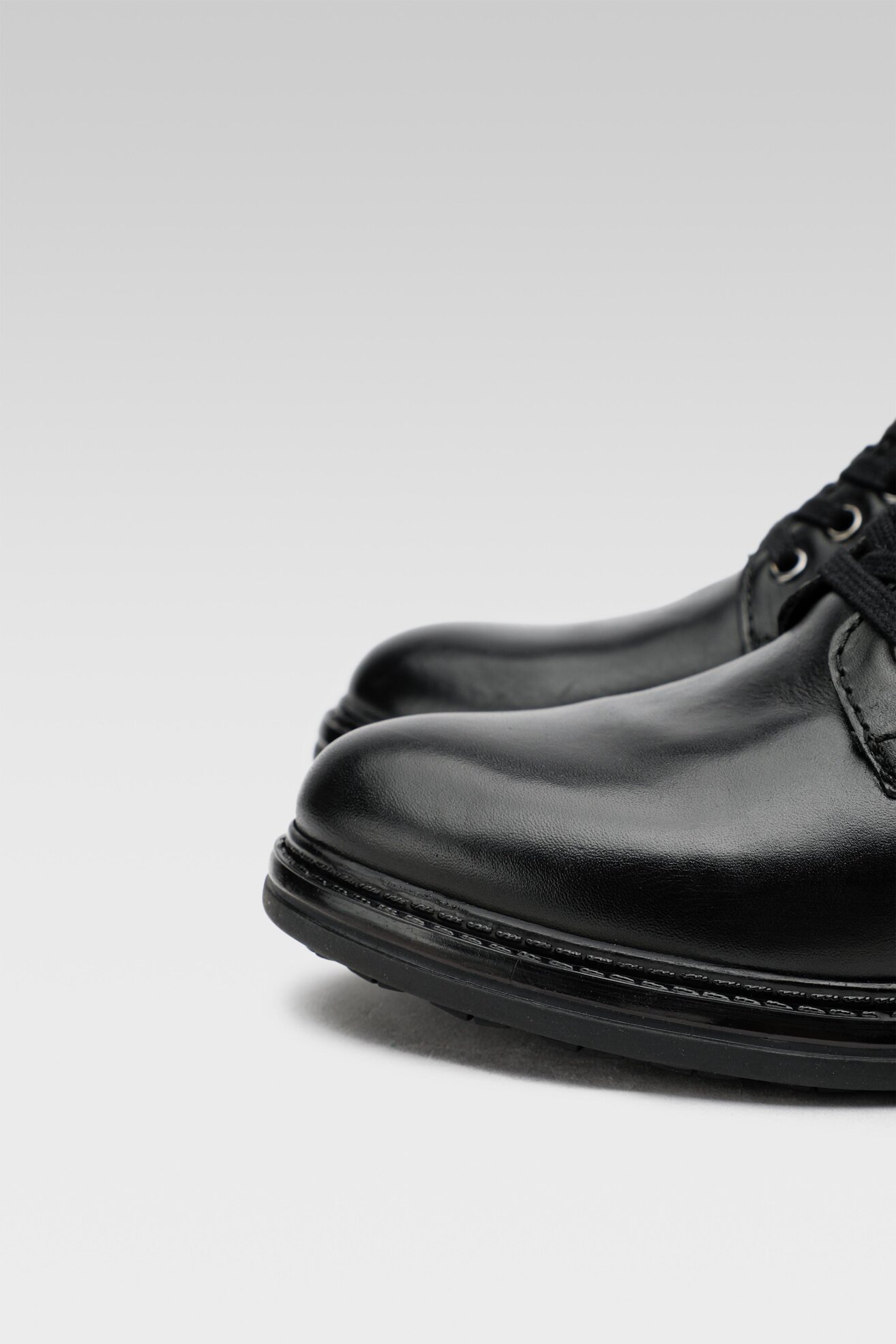 Trzewiki Lasocki WI23-LIEGI-02 Czarny