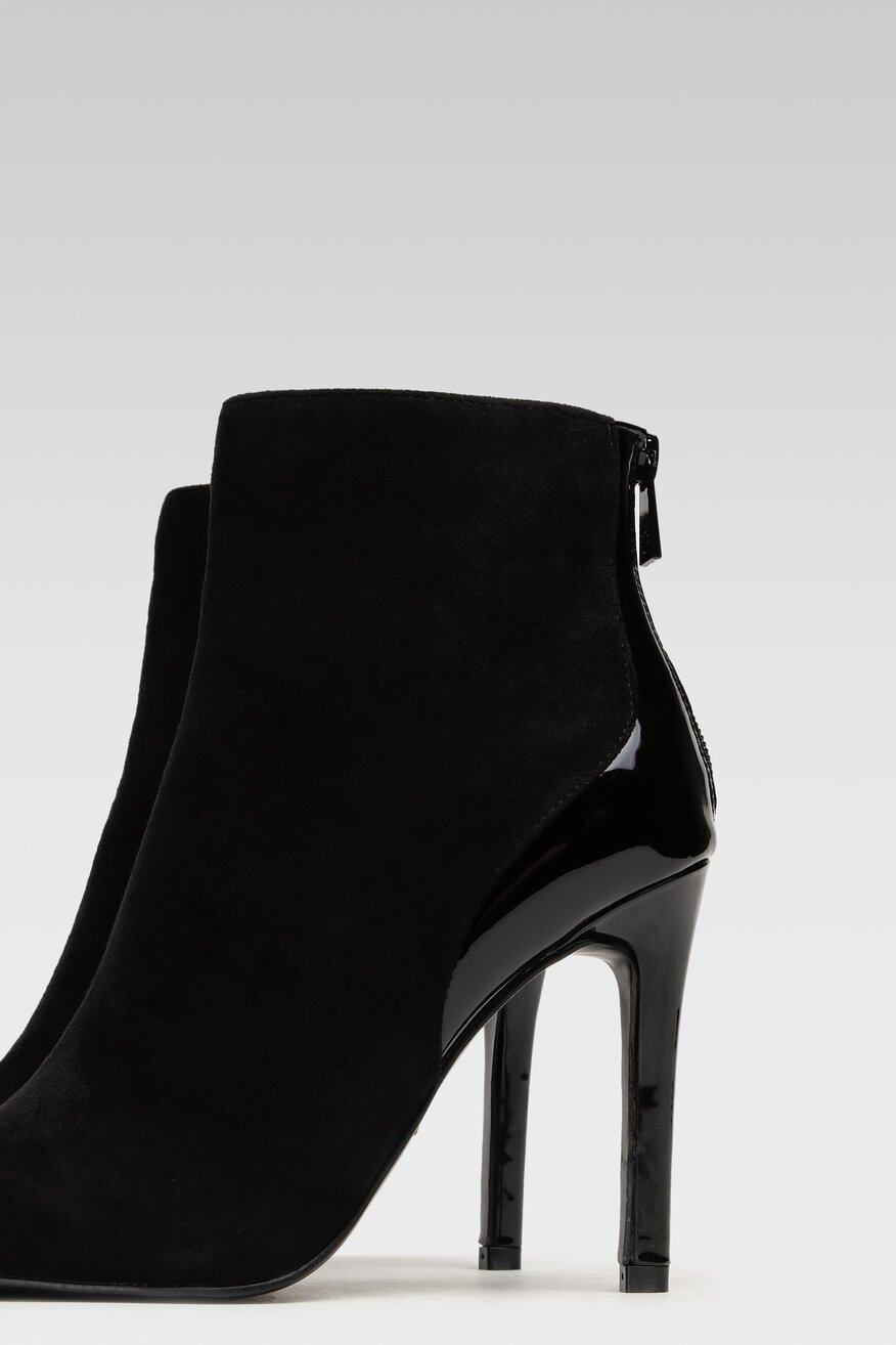 
                Quazi - Botki na szpilce - 5904248887605