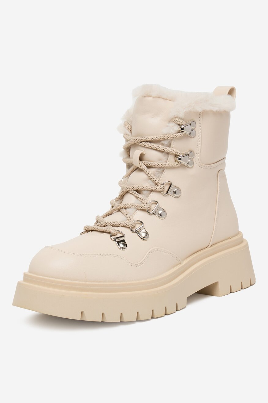 
                Боти DeeZee БЕЖОВ - 5904410885927