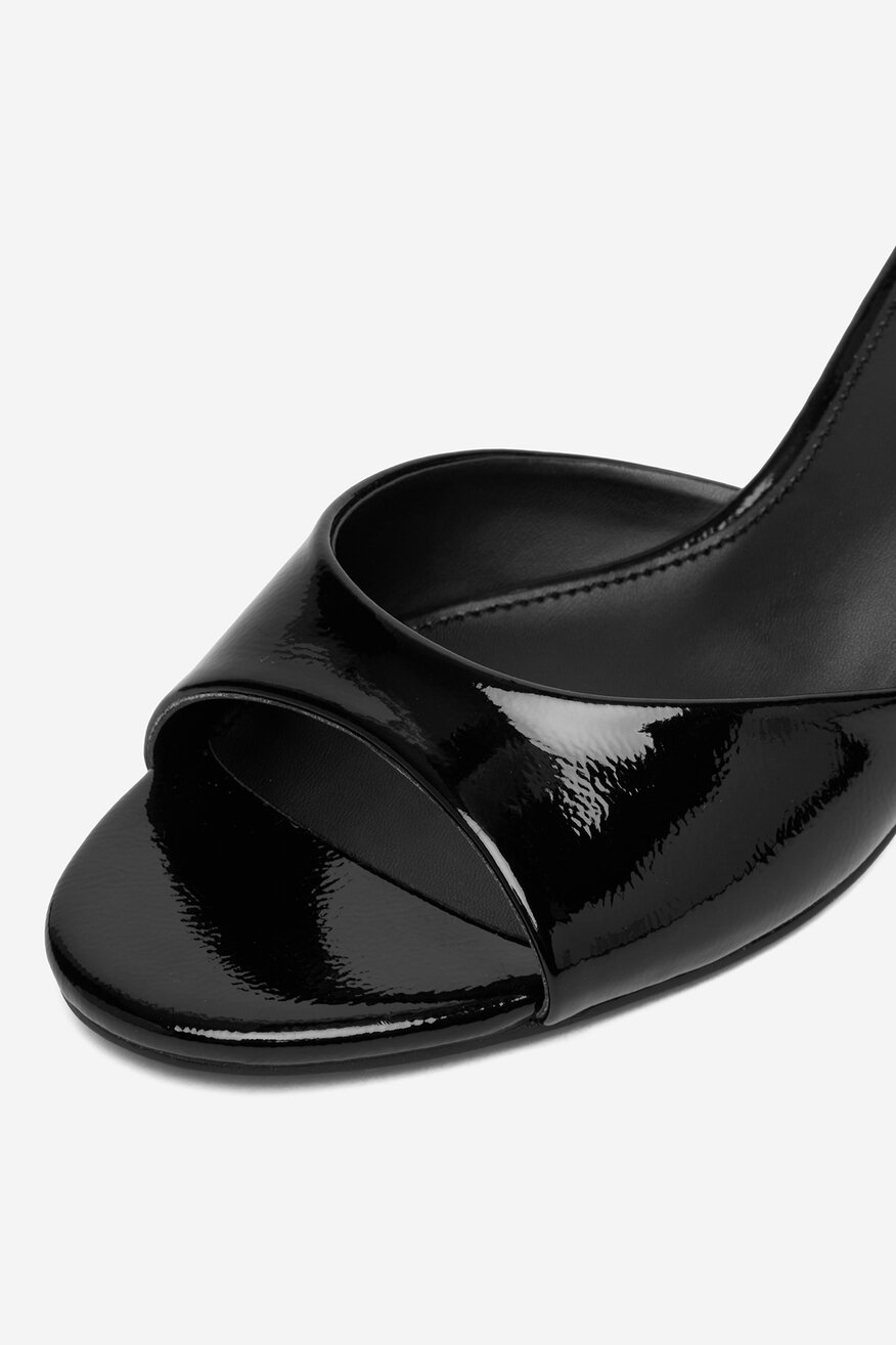 
                Шльопанець Jenny ЧОРНИЙ - 5906751982655