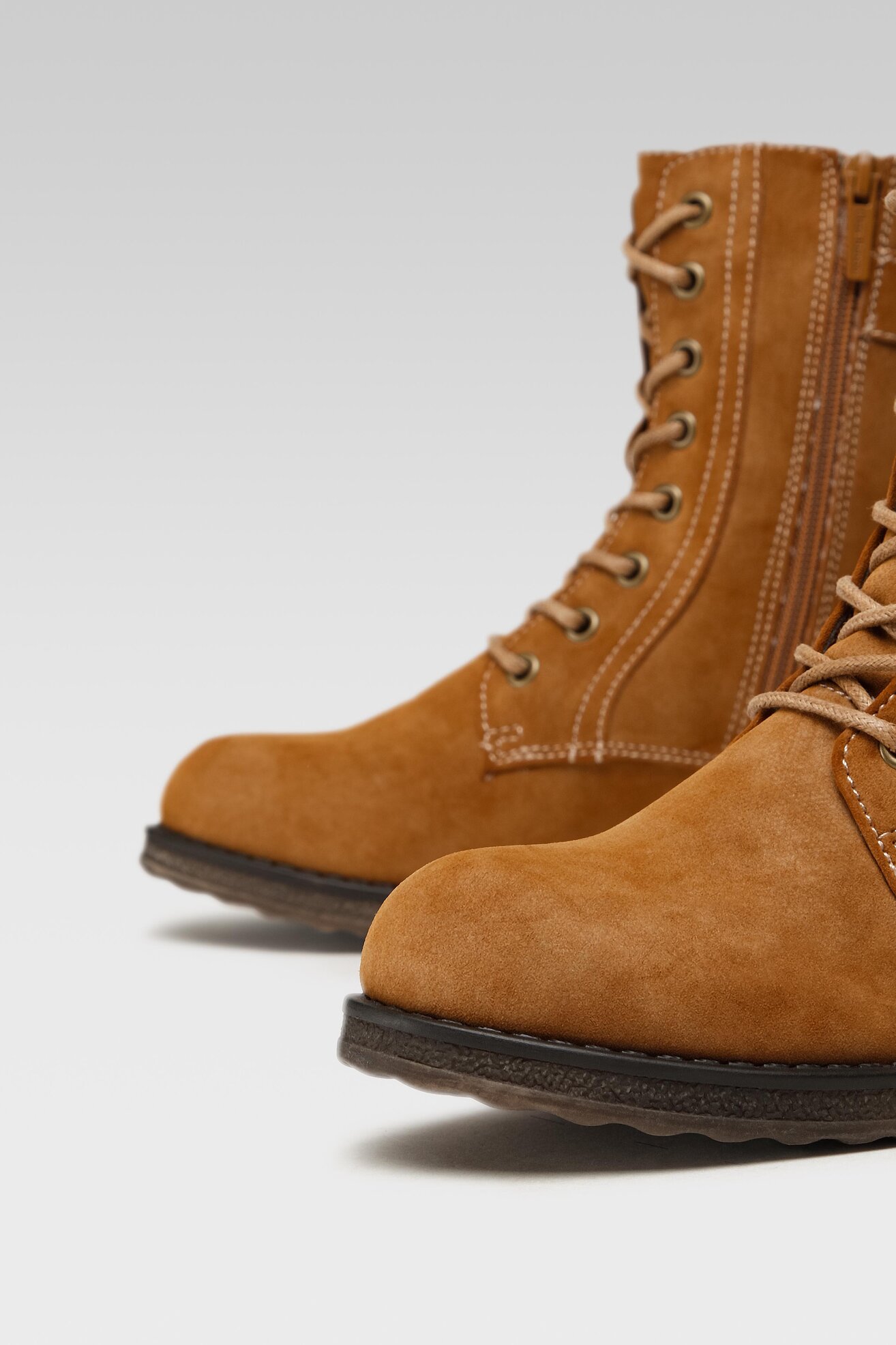 Trzewiki Clara Barson WS2702-10 Camel