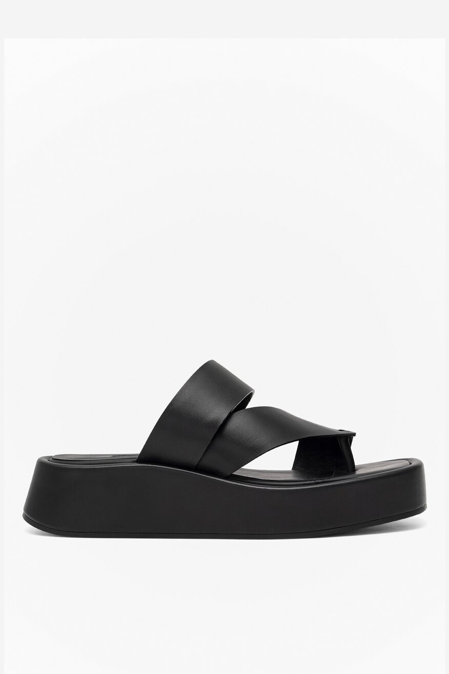 
                Gino Rossi - Skórzane klapki czarne - 5904862846590