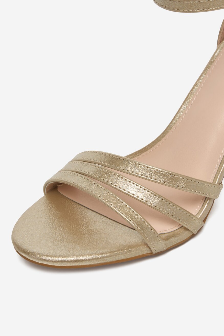 
                Сандалі Jenny ЗОЛОТИЙ - 5906751865262