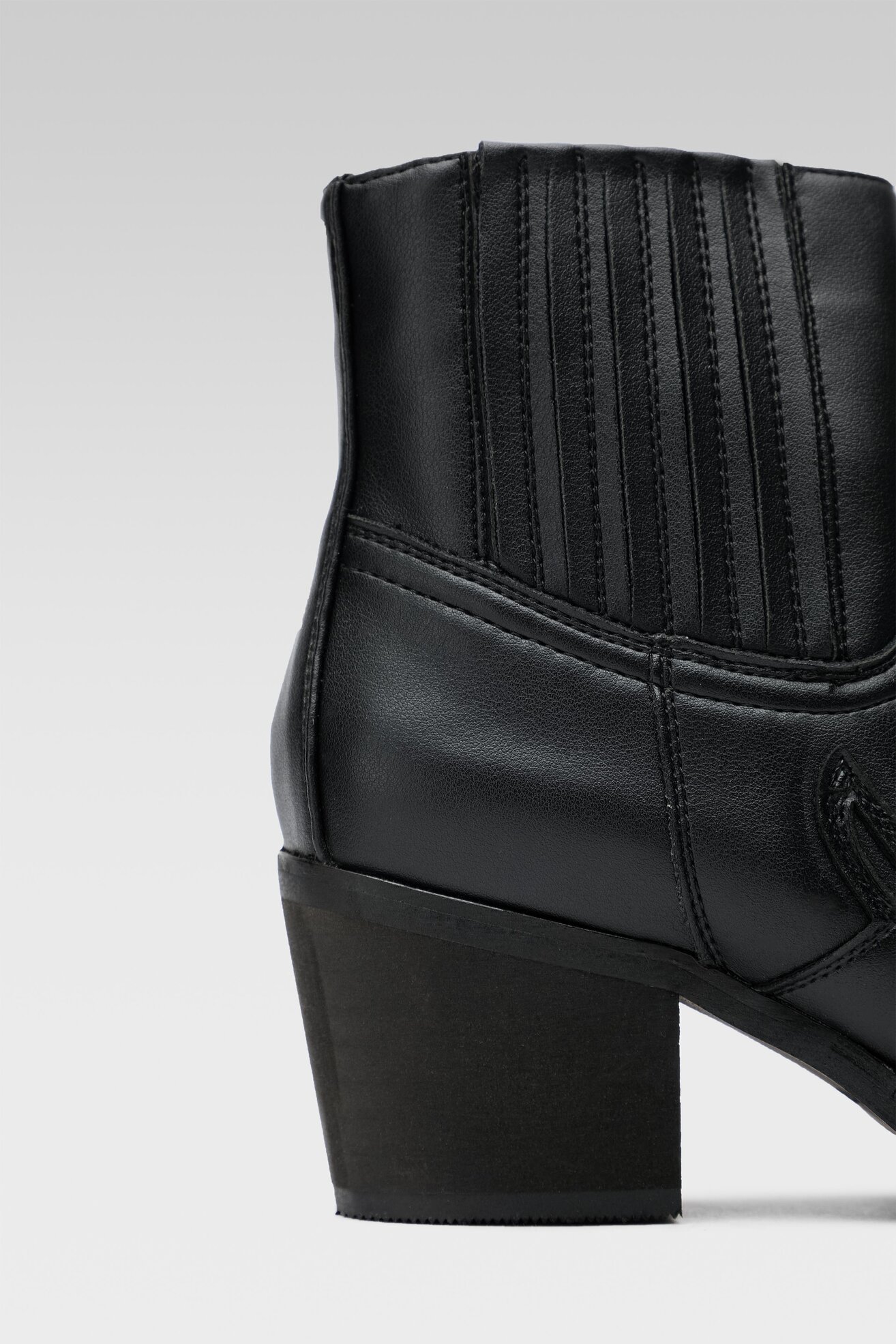 Botki Wrangler WL22632M Czarny