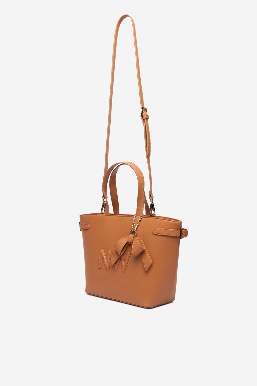 
                Дамска чанта NINE WEST КАМЕЛ - 5906751545171