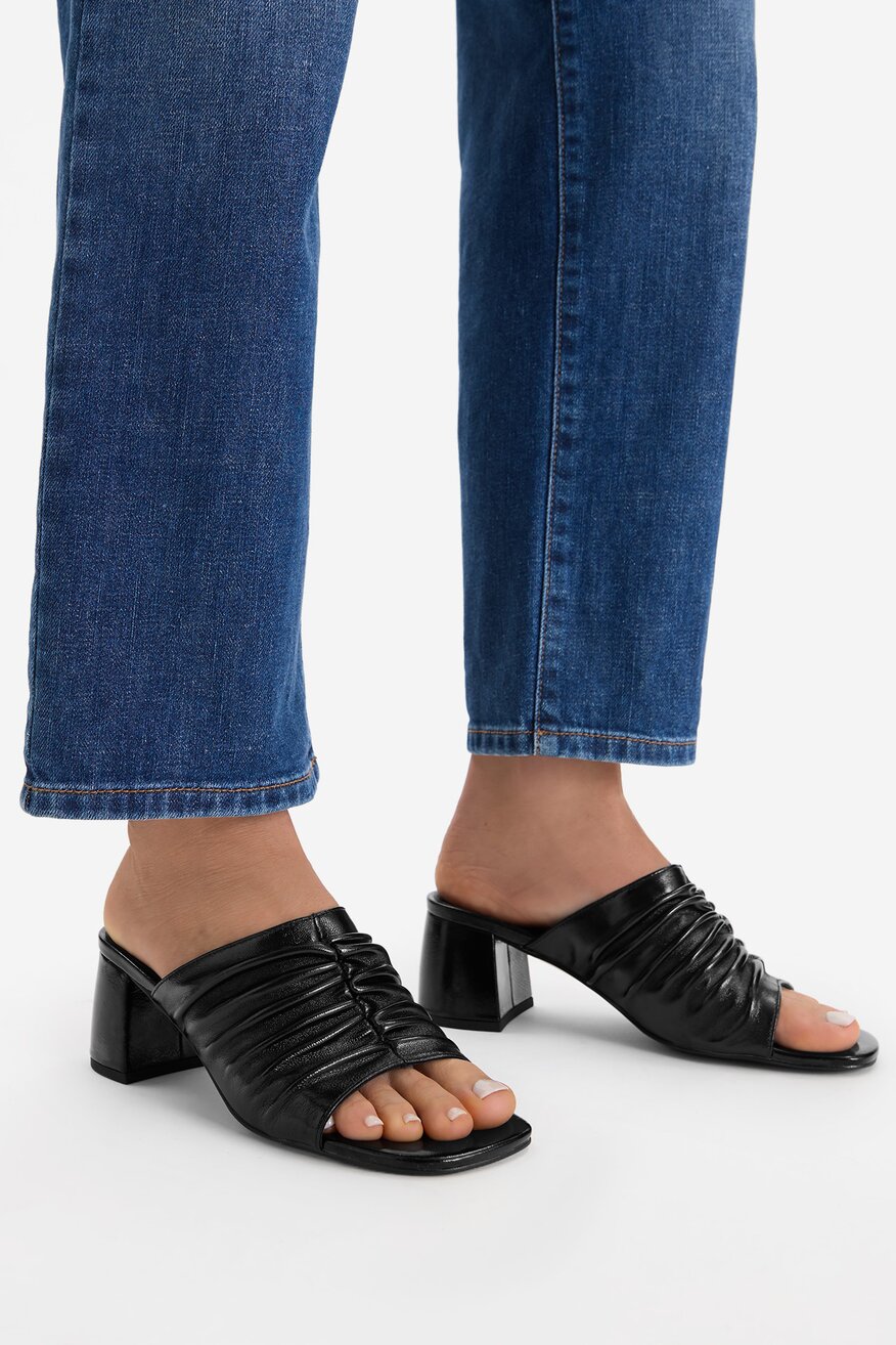 
                Gino Rossi - Klapki skórzane - 5906751999493