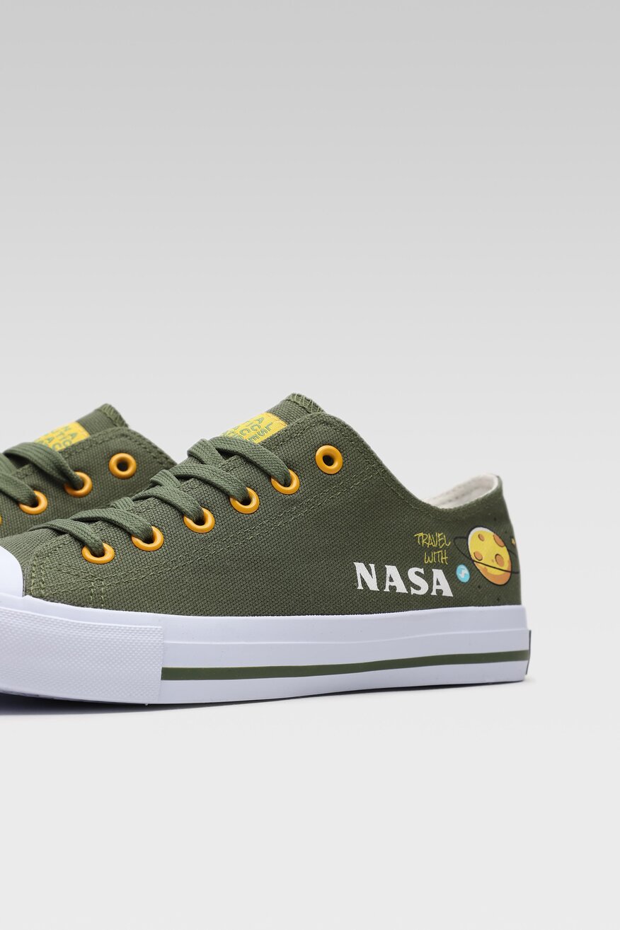 
                Vászoncipő NASA KHEKI - 5903698914312