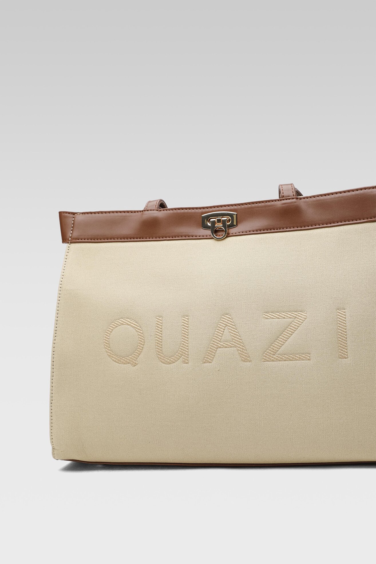 Дамска чанта Quazi MQH-J-018-02 БЕЖОВ