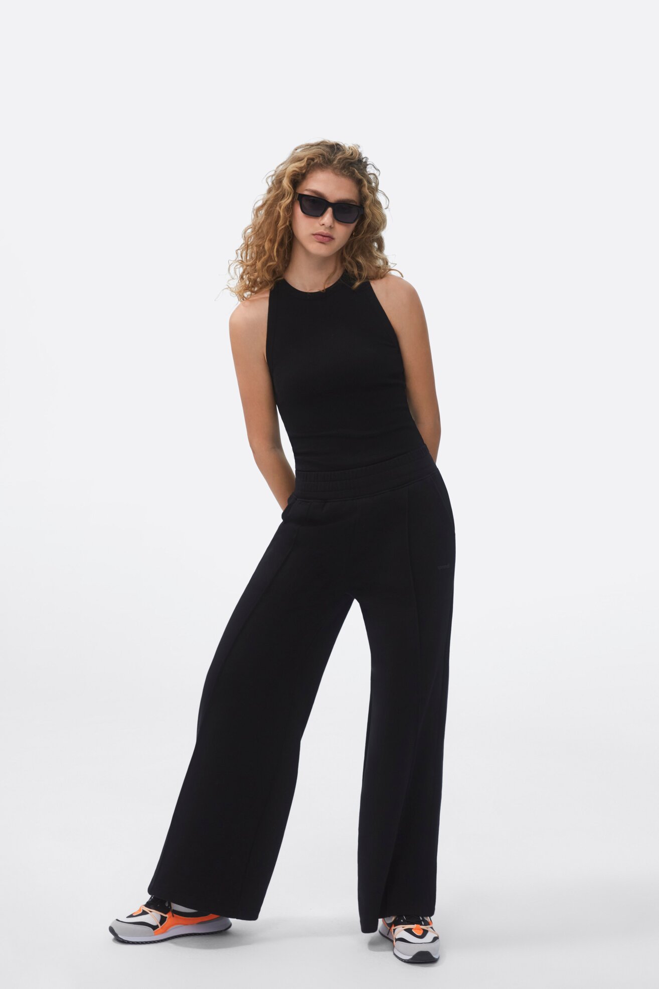 Spodnie joggersy Sprandi SP22-SPD001 Czarny