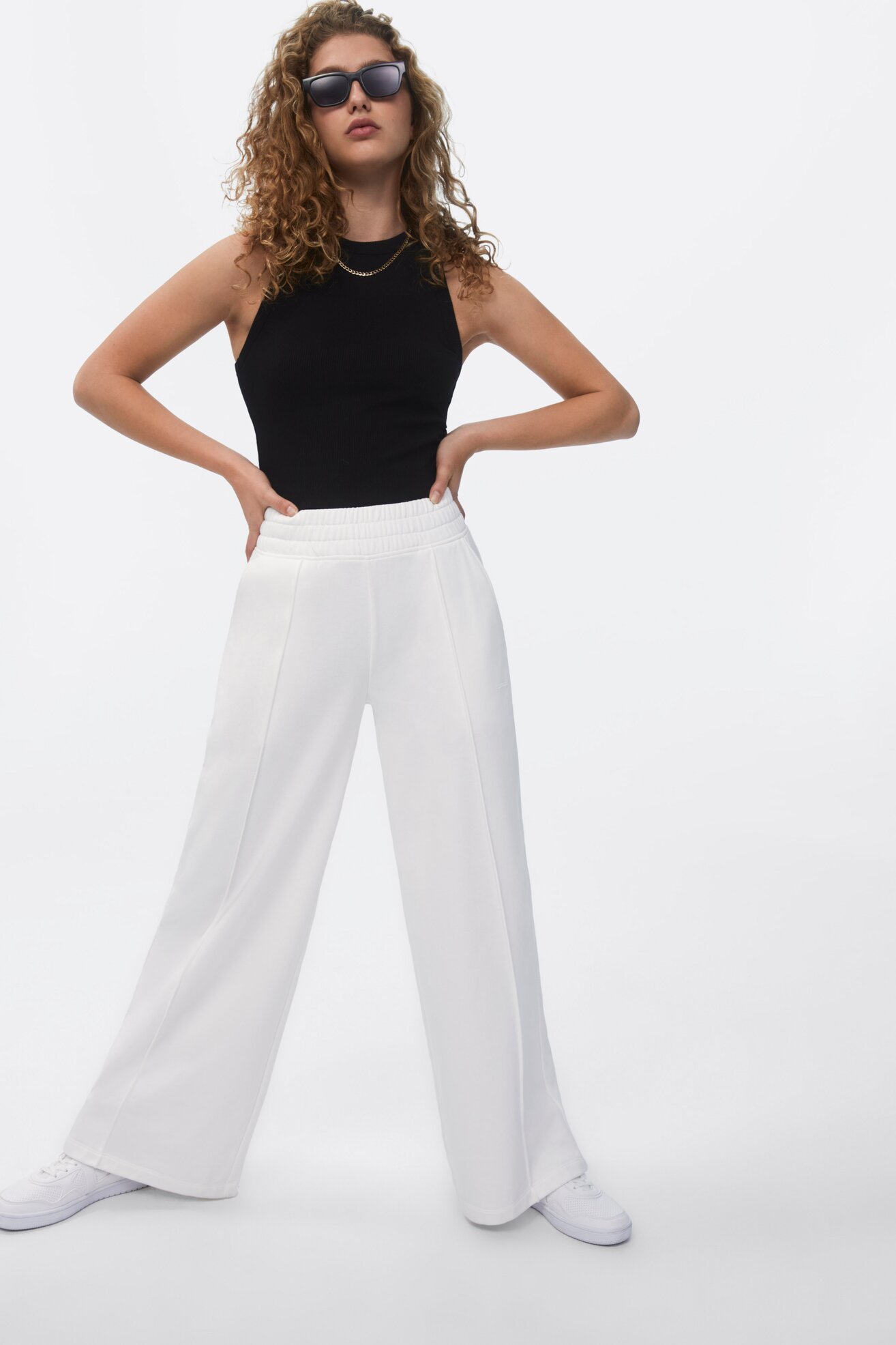 Spodnie joggersy Sprandi SP22-SPD001 Biały