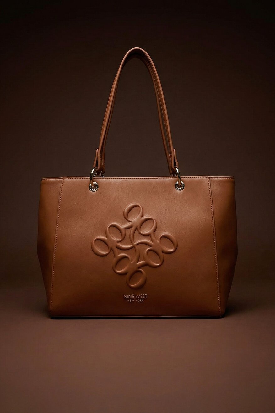 
                Дамска чанта NINE WEST КАМЕЛ - 5906751296295