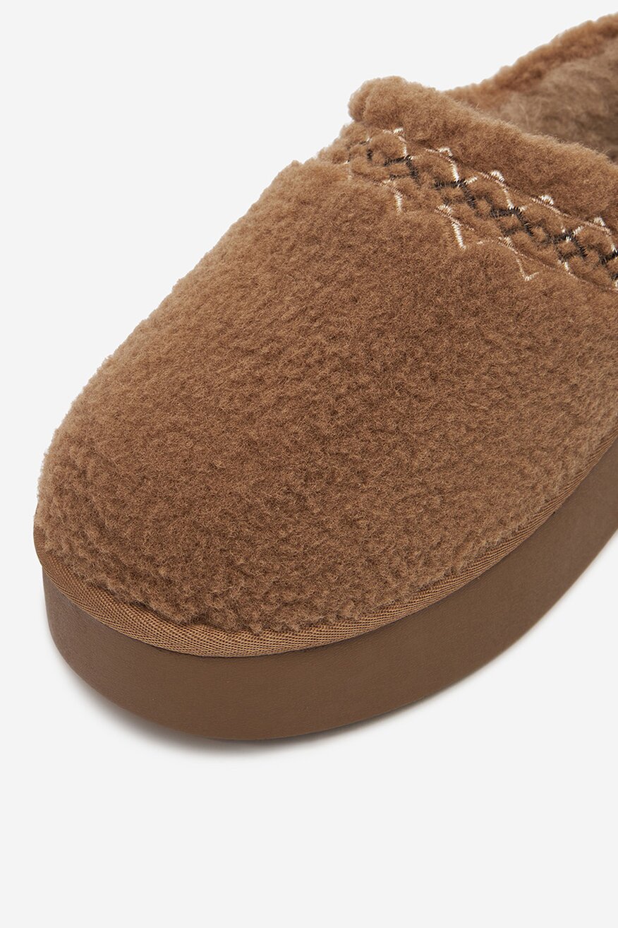 
                        Papucs Jenny CEO-HY241207 BARNA - 5906751421864