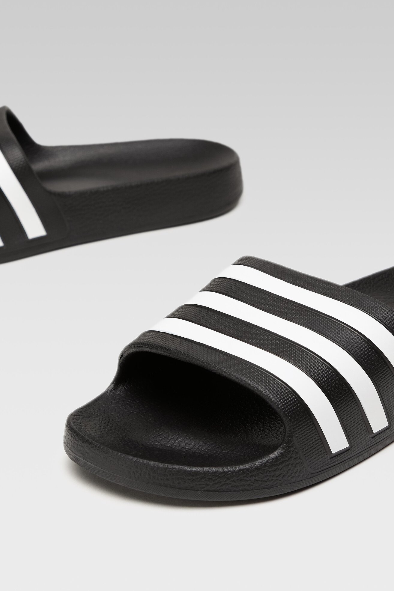 Klapki basenowe adidas ADILETTE AQUA F35543 W Czarny