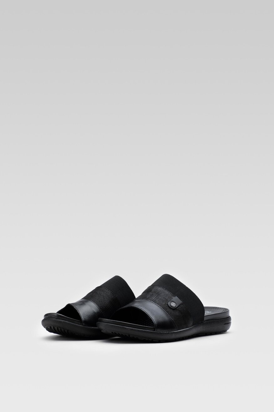 
                Go Soft - Skórzane klapki czarne - 5904248649852