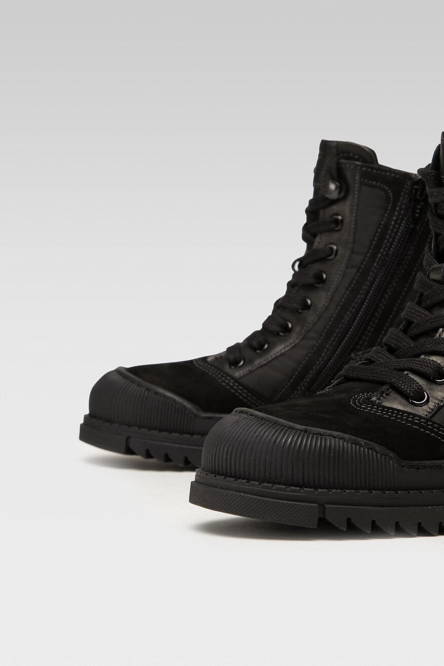 
                Lasocki Young - Skórzane kozaki czarne - 5904862381305