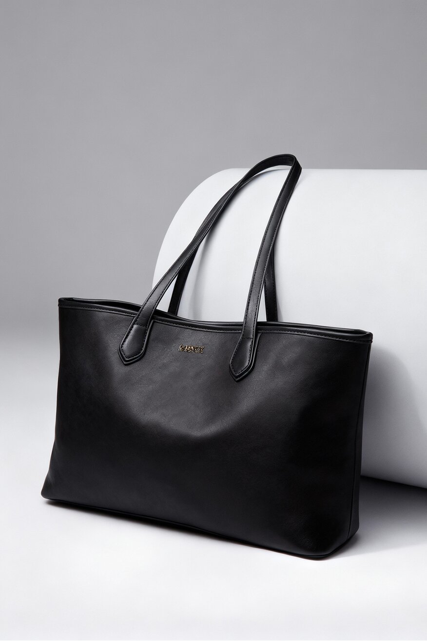 
                Дамска чанта Mexx ЧЕРЕН - 5906751210222