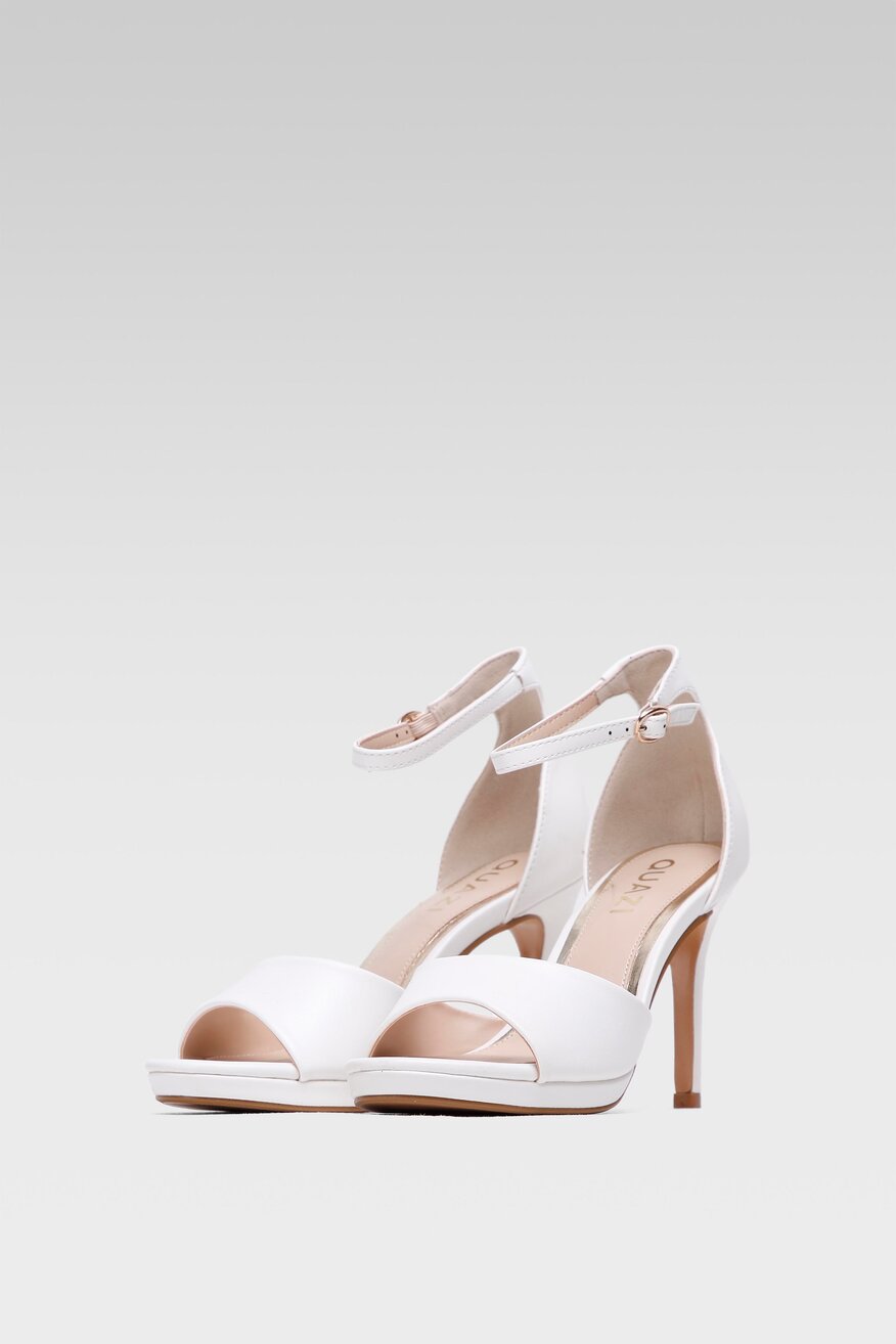 
                Quazi - Sandały na obcasie - 5904248338831