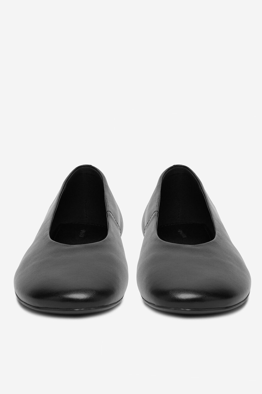 
                Балетки Gino Rossi ЧОРНИЙ - 5906751991480