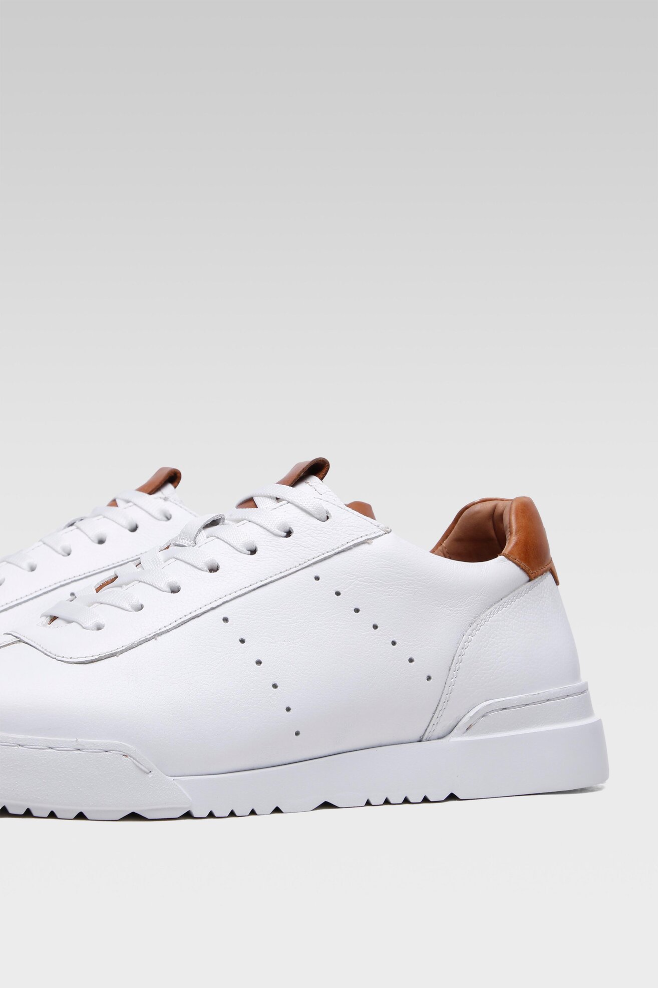 Półbuty Badura MI08-C851-847-08 Biały