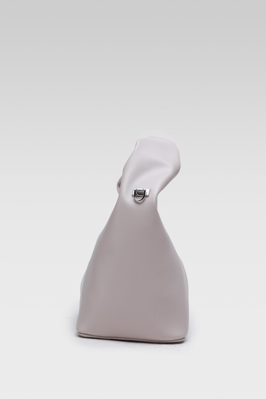 
                Дамска чанта DeeZee БЕЖОВ - 5904248537616