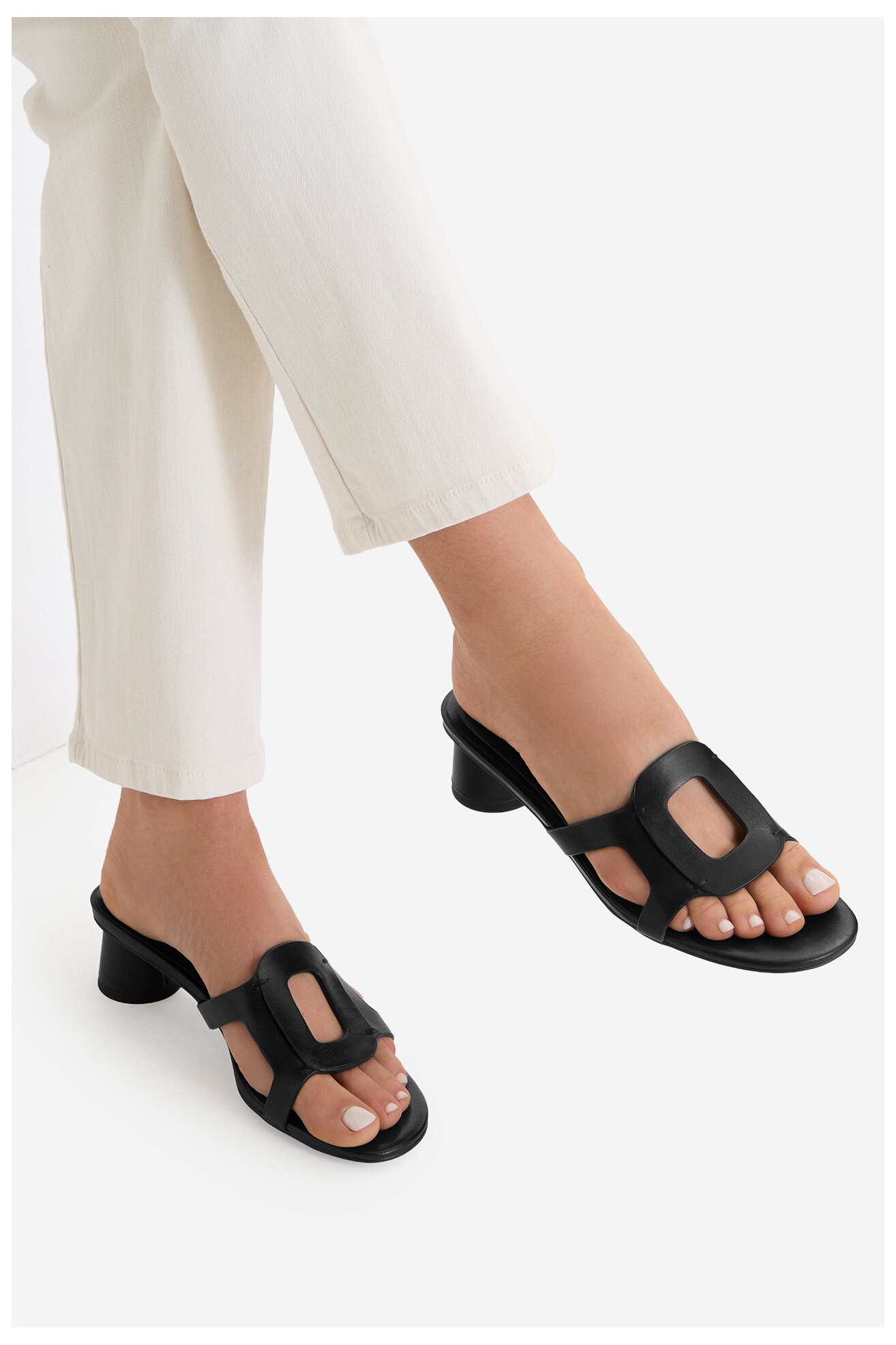 Klapki Gino Rossi C-XRY0726-1 Czarny