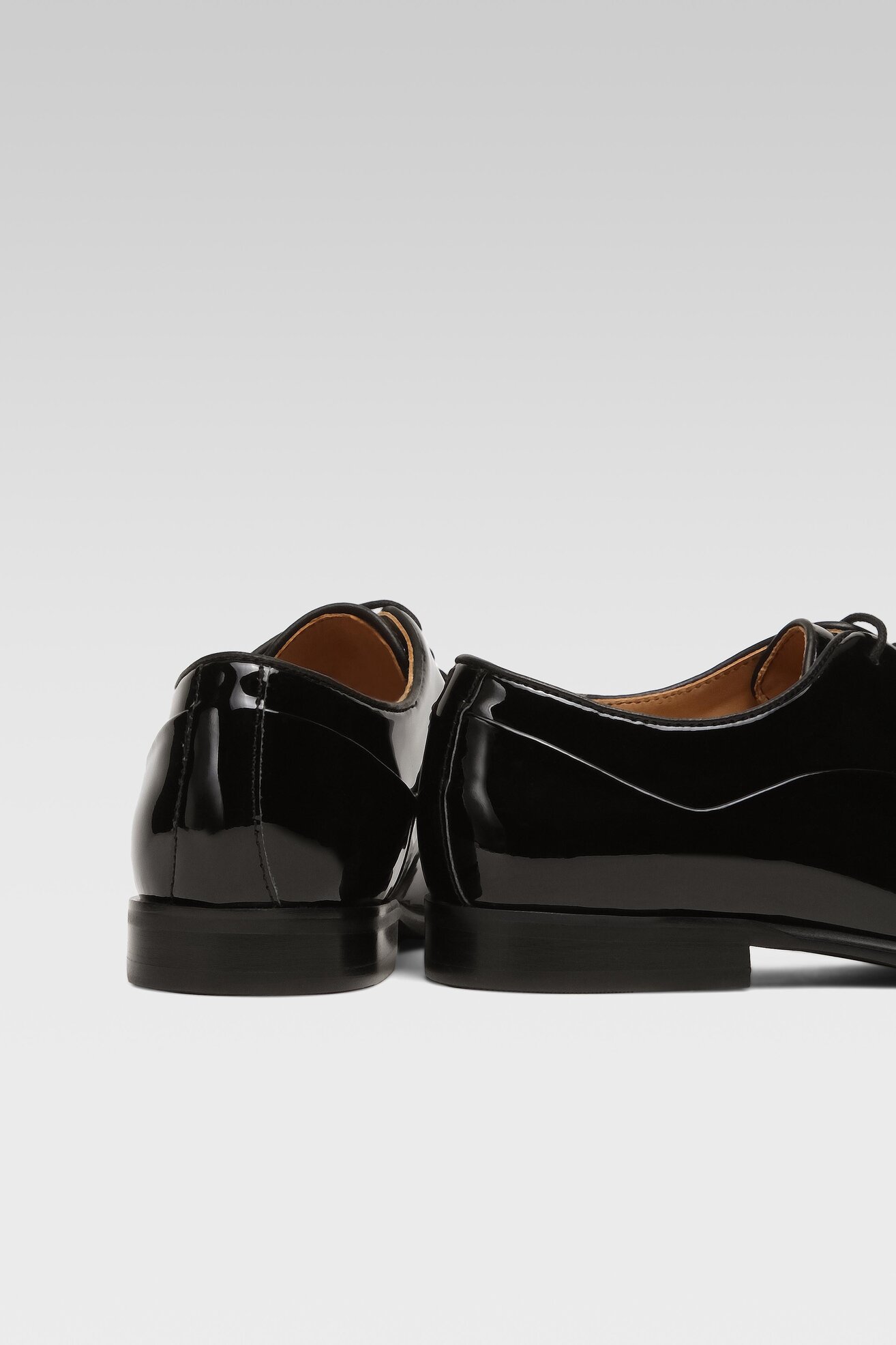 Półbuty Gino Rossi GIULIO-01 122AM Czarny