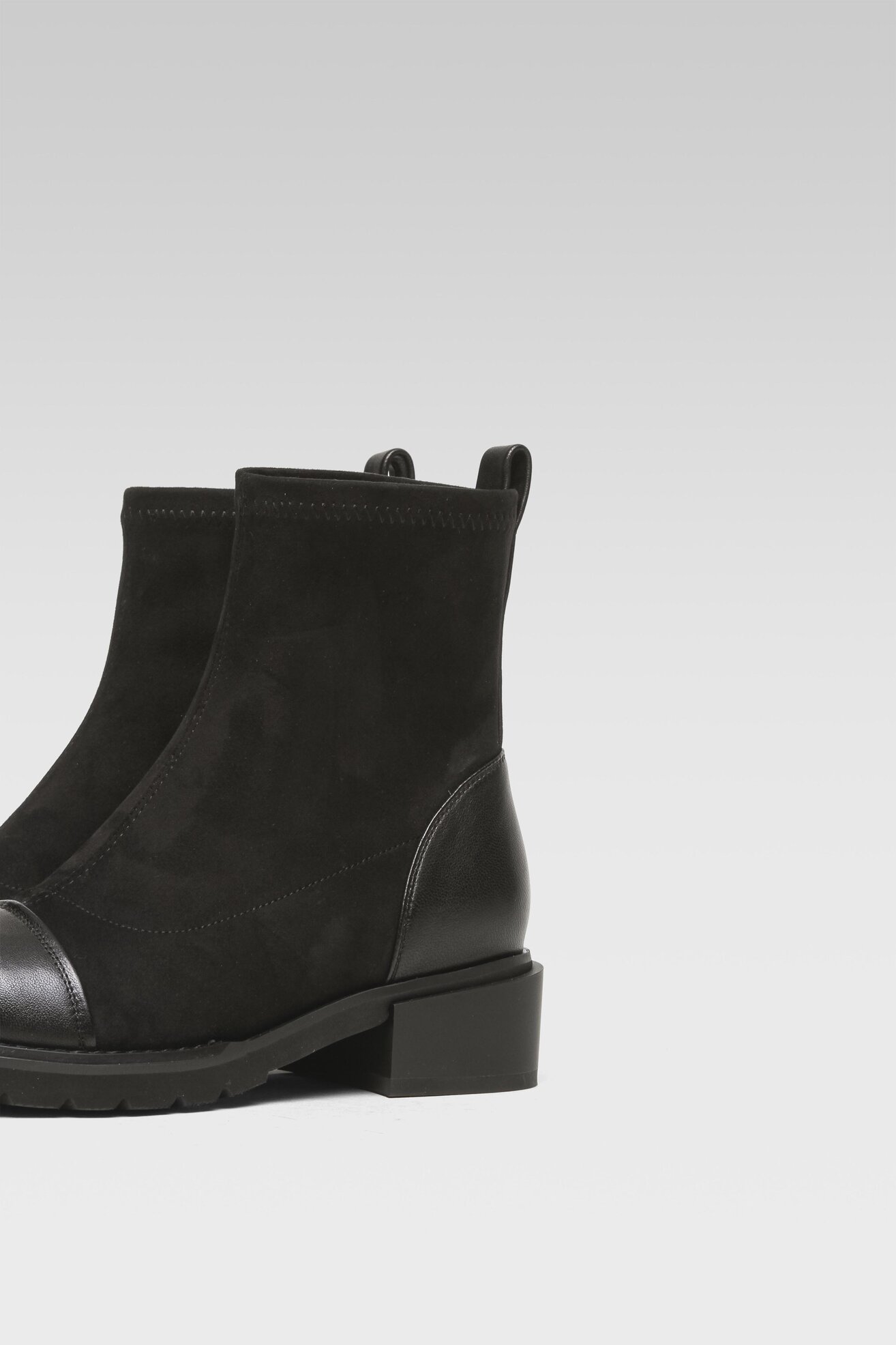 Botki SIMPLE SIMPLE-SL-26-02-000040 601 Czarny