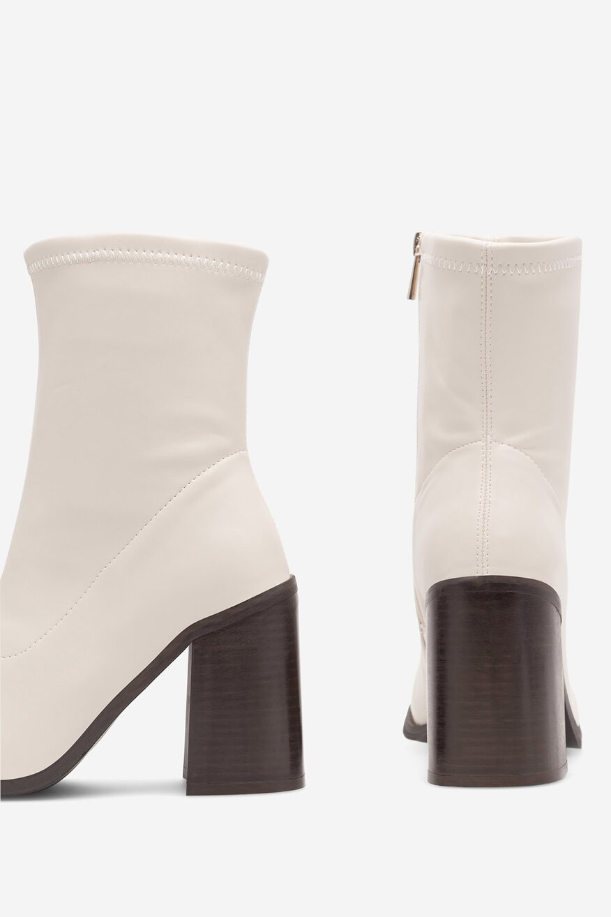 
                Bokacsizma Jenny Fairy BÉZS - 5905588058304