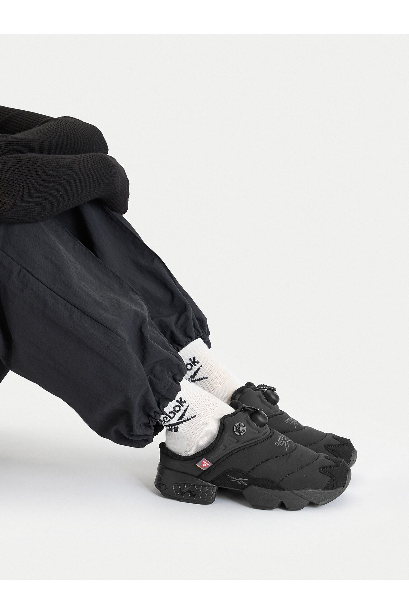Sportcipő Reebok EO-INSTAPUMP FURY MULE 100230815 FEKETE