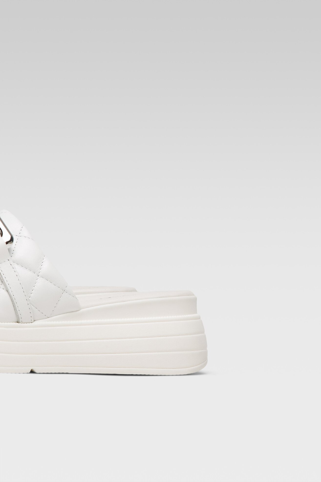 Klapki Lasocki ARC-4884-02 Biały