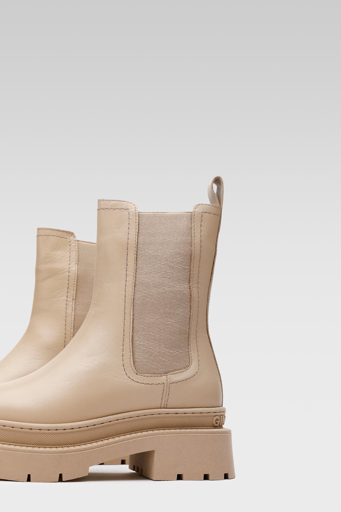 Bokacsizma Gino Rossi 222FW103 SÖTÉTBÉZS