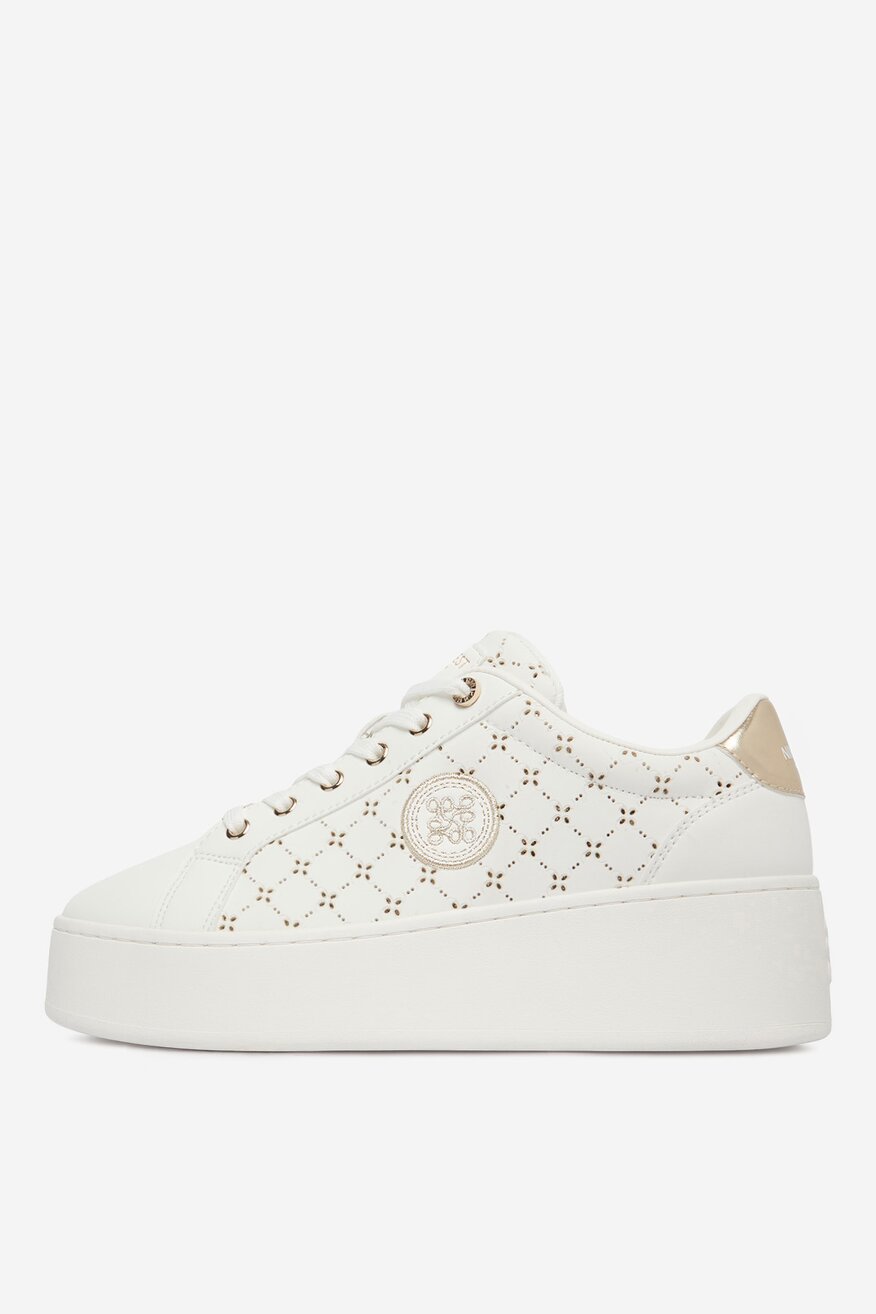 
                NINE WEST - Sneakersy - 5906751870822