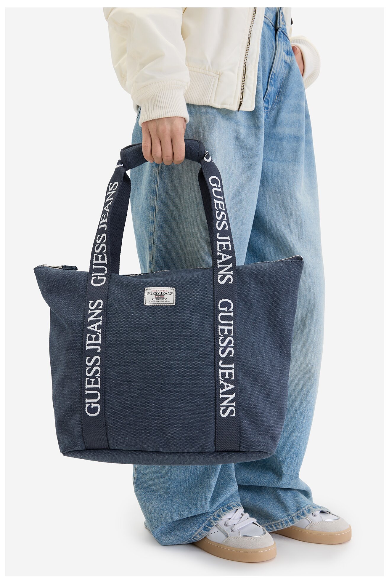 Дамска чанта GUESS JEANS CWBEO-GUESS-B-004-09 ДЕНИМ