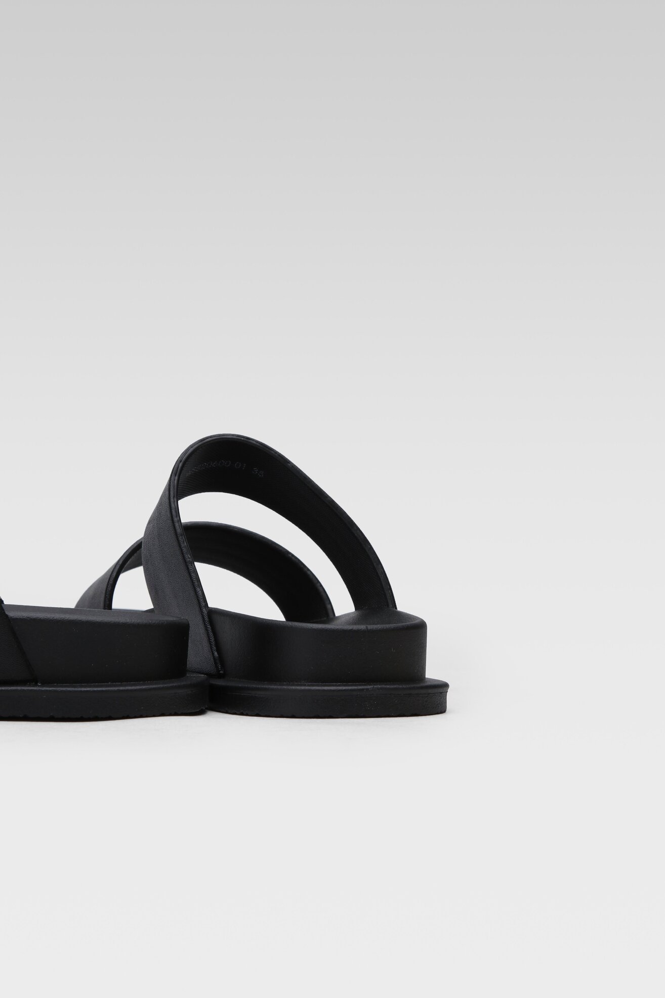 Klapki Bassano WSS20600-01 Czarny