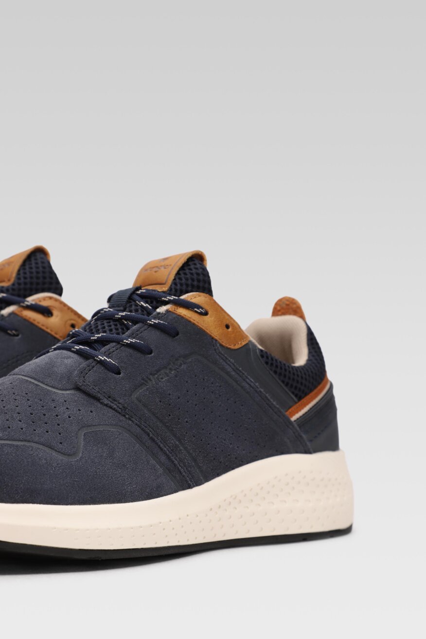 
                Wrangler - Sneakersy zamszowe - 5903698390550